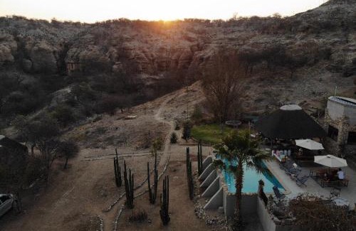 Outjo Cabin | Sasa Safari Camp & Tours