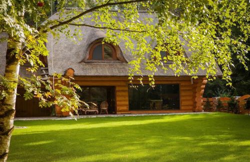 Jedwabno Villa | SASKI ZAKĄTEK, WAKACJE W BAJKOWYM DOMKU! MAZURY, SAUNA, JEZiORO, POMOST,