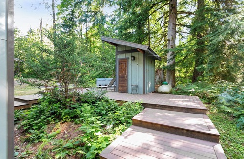 Warnick House | Sasquatch Mountain Hideaway, 3 Bed, 3 Bath W/Sauna, Hot Tub, Firepit & WiFi