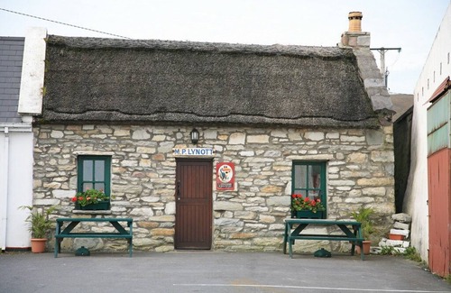 Achill Island House | Saula Bay Breathtaking Modern House on Island Time