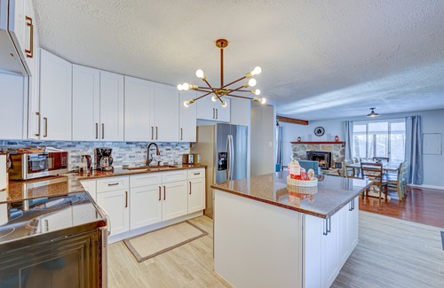 East Stroudsburg House | SAUNA | GAMEROOM | SPACIOUS | POCONO RETREAT | BBQ