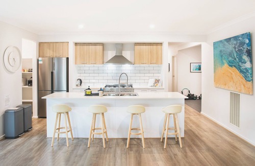 St Leonards House | Sauna + King Beds Tranquillity Base Fun Family Home