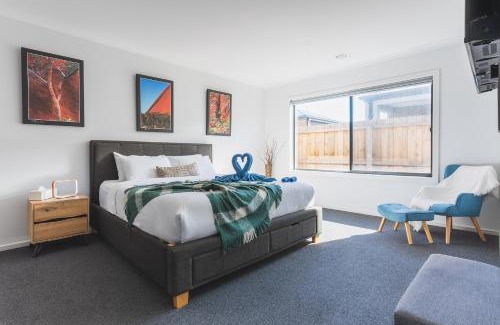 St Leonards House | Sauna, King Beds, Tranquility Base Fun Large Home