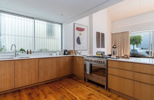 Sea Point House | Savanna House - Spacious home. Three minutes walk to the beach