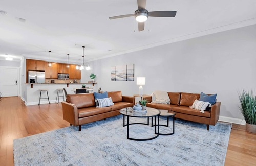 Old West Broad Neighborhood Apartment | Savannah Residences|Private Parking|5BR/4BA