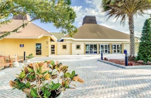 Barefoot Bay House | Savannah Smiles