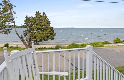 Kingston House | Save 10% on Fall Stays - Book by Nov 21!
