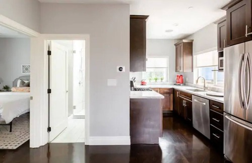 Brisbane House | Savor the Peace at a Comfy Cottage Minutes from Downtown SF