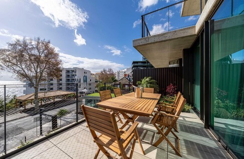 Sao Martinho Apartment | Savoy Residence Monumentalis 2B or Not 2B by LM&AC Signature