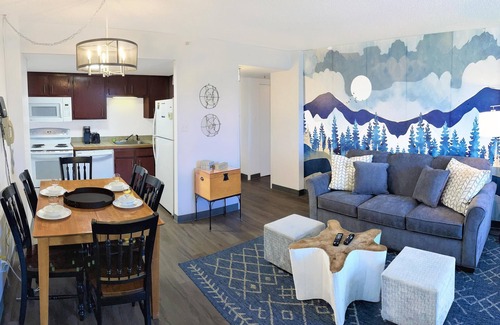 Snowshoe Condo | SC 5405: Modern 2BR w/pool. Perfect for your summer biking getaway!