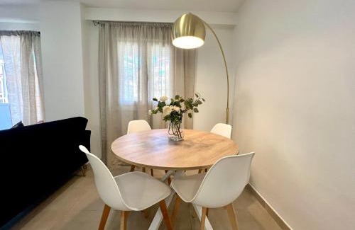 Poligono Alameda Apartment | Scala & balcony by ELE Apartments