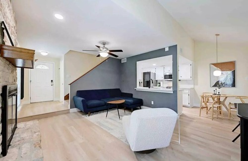 McNeil House | Scandinavian comfort, 2bd 1.5bthn
