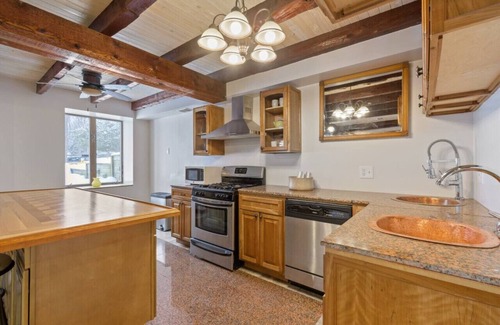 Pittsford House | Scandinavian Comfort in Pittsford Barn!