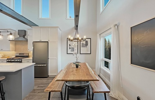 Faraday Cottage | Scandinavian Lakefront Luxury: Exquisite Cottage with Private Lake Access