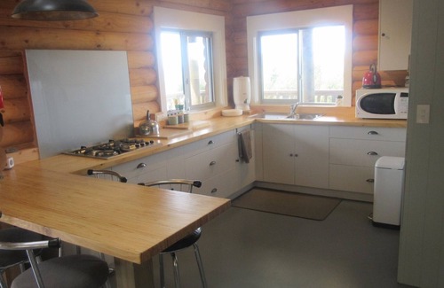 Mt Lyford Cabin | Scandinavian look log cabin with fantastic views over the mountains