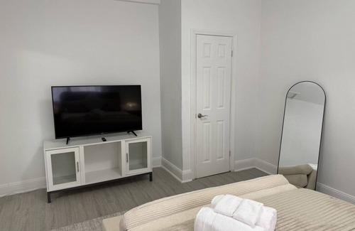 Guttenberg Apartment | Scandinavian Style: 1 Bd, 15 min to nyc, parking