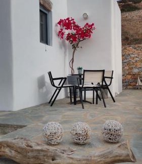 Katapola House | Scarpathia House