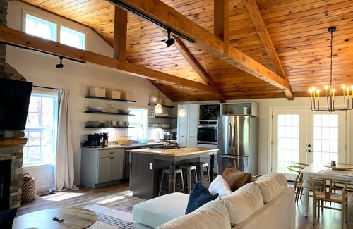 Hendersonville Cabin | Scenic 5BR Mountain Home with Games Room & Pet-Friendly
