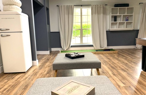 Hendersonville Cabin | Scenic 5BR Mountain Home with Games Room & Pet-Friendly