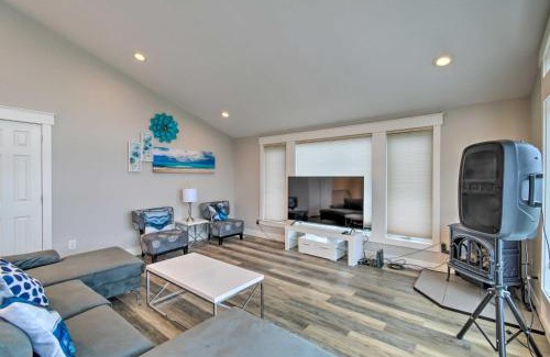 Allyn House | Scenic and Spacious Getaway on North Bay with Deck!