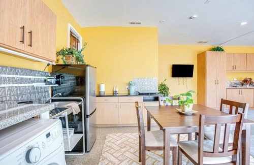 Aurora Apartment | Scenic Aurora Studio on 3 Acres: Easy 1-70 Access