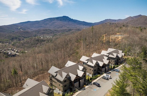 Foscoe Condo | Scenic condo, Mountain Views, private deck in Echota Resort with Pool