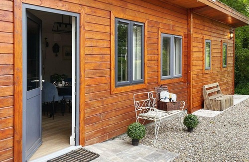 Newcastle West Apartment | Scenic Countryside Cabin: Romantic & Pet-Friendly