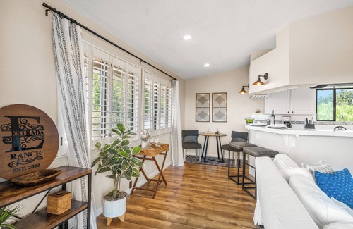 Rainbow CDP House | Scenic Deck w/Sunset Views & Dining Near Temecula Wineries | Estrada Ranch