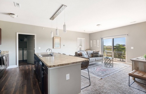 West Des Moines Apartment | Scenic Forest View w/Garage