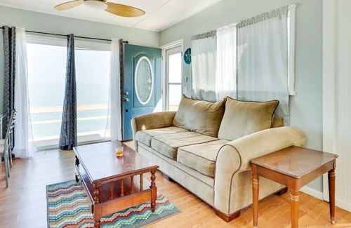 Geneva-on-the-Lake House | Scenic Geneva Cottage with Lake Erie Beach Access!