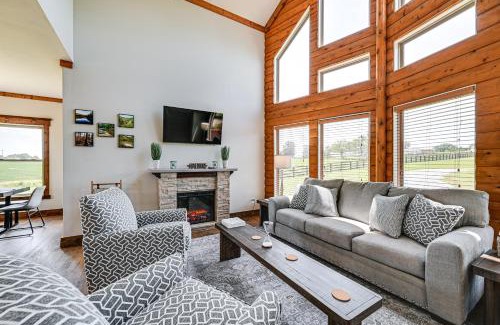 Lindseyville House | Scenic Getaway with Deck 7 Mi to Mammoth Cave Park!