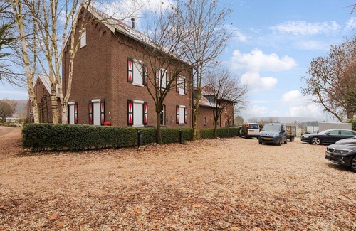 Vijlen Apartment | Scenic holiday home in Vijlen with garden