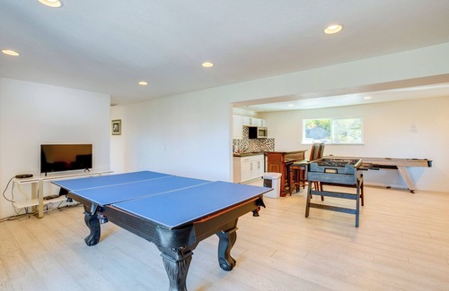 Upper Kingsbury House | Scenic Home w/Sauna - 7 Mi to Heavenly Mountain!