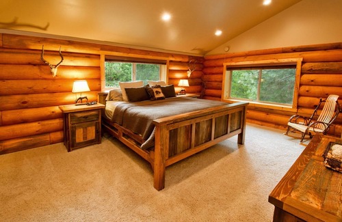 Leavenworth Cabin | Scenic Luxury on 12 Private Acres at the Grand & Beautiful Natapoc Lodge