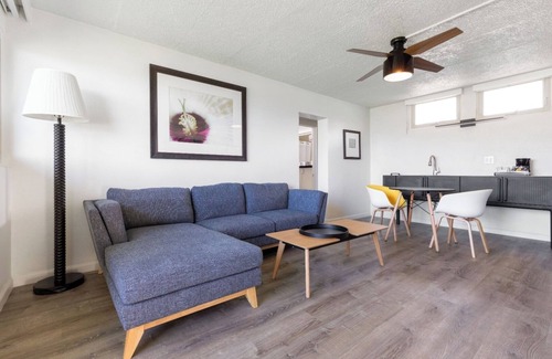Kahului Hotel | Scenic Maui Room with Outdoor Pool Near Ocean, Dining, Shops & Shuttle
