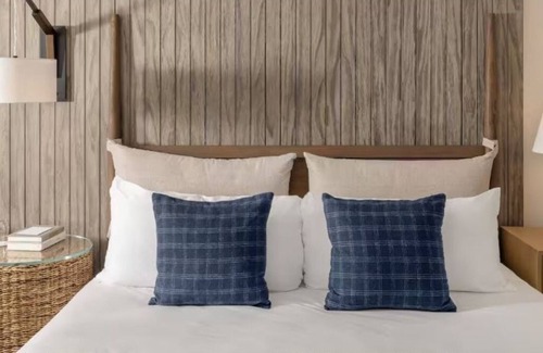 Goat Island Hotel | Scenic Newport Escape Offering Water Views & Multiple Dining Options | 2 Units