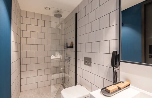 Oisterwijk Hotel | Scenic Place Minutes from Forest Paths — Relax and Explore with Free Parking