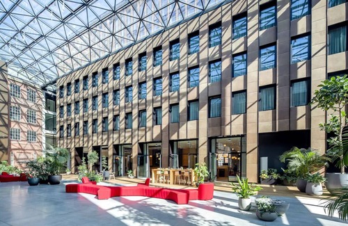 Oisterwijk Hotel | Scenic Place Minutes from Forest Paths — Relax and Explore with Free Parking