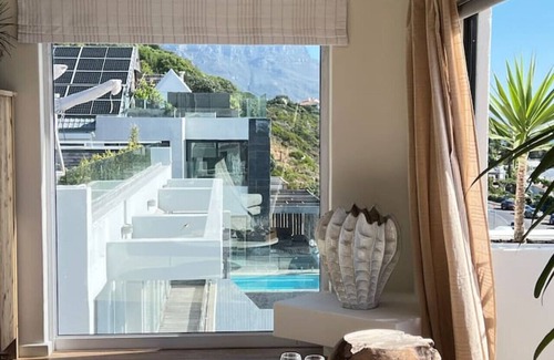 Clifton Apartment | Scenic Serenity in Clifton - Number 6306