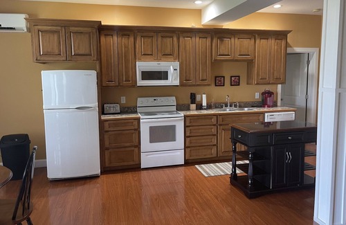 Hendersonville Apartment | Scenic Serenity in the heart of Apple Country