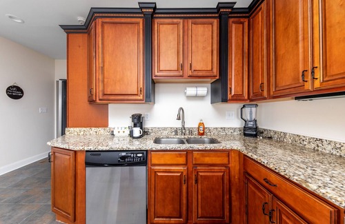 East Price Hill House | Scenic Skyline View- Downtown Cincy