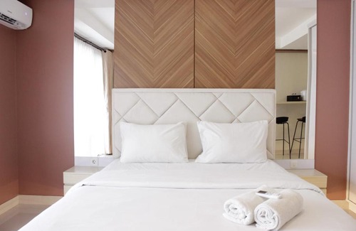 Braga Apartment | Scenic & Stylish Studio Apartment at Tamansari Tera Residence By Travelio