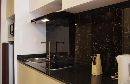 Braga Apartment | Scenic & Stylish Studio Apartment at Tamansari Tera Residence By Travelio