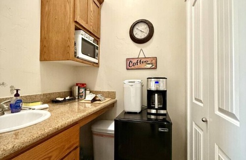 Baker City Apartment | Scenic Views Casita 1