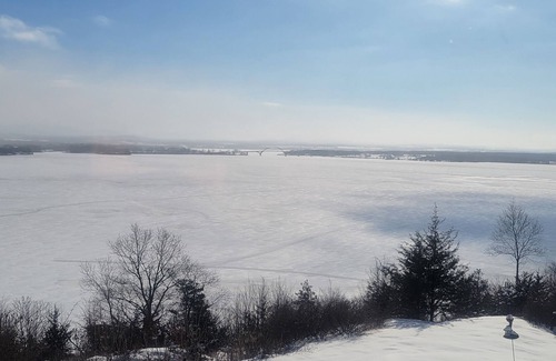 Port Henry House | Scenic views of Lake Champlain and Vermont's Green Mountains