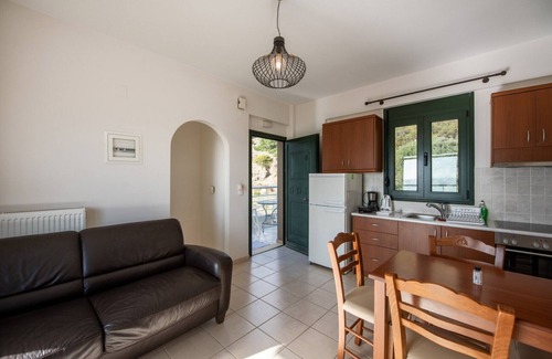 Viannos Apartment | Schöne Ferienwohnung in Ruhiger Lage mit Meerblick