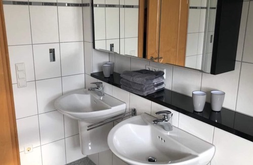 Villingen-Schwenningen Apartment | Schöne Große Ferienwohnung
