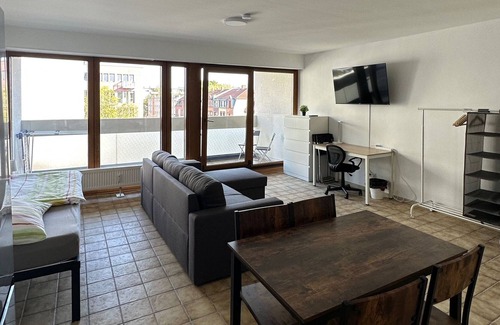 Oststadt Apartment | Schöne, Große und Zentrale Wohnung mit 2 Balkonen - Appartement mit 3 Schlafzimmern