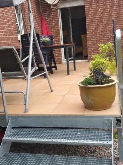 Flegessen Apartment | Schöne offene Ferienwohnung mit großer Terrasse.