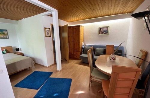 Urdenbach Apartment | Schöne und Gemütliche Wohnung in Düsseldorf Neben dem Berühmten Schloss Benrath